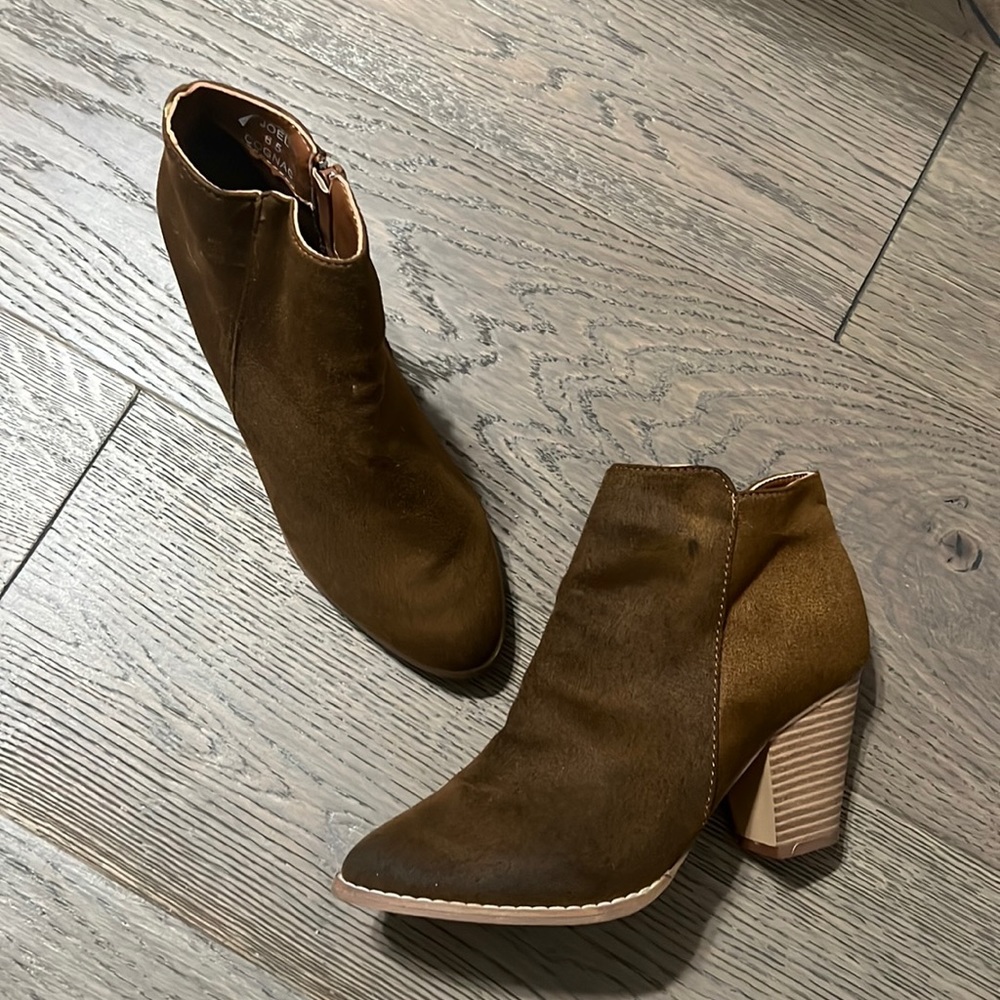 CUTE BOOTIES